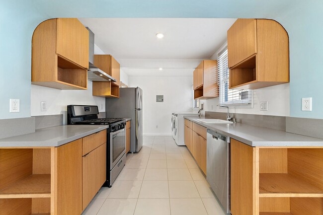 Building Photo - 1858 Westerly Terrace