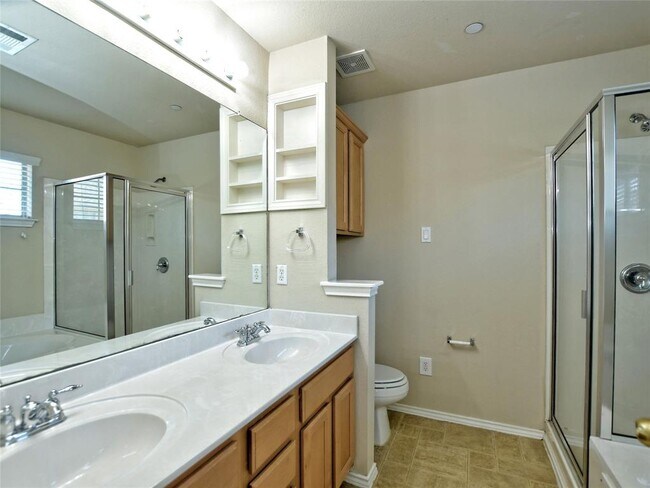 Building Photo - 9201 Brodie Ln
