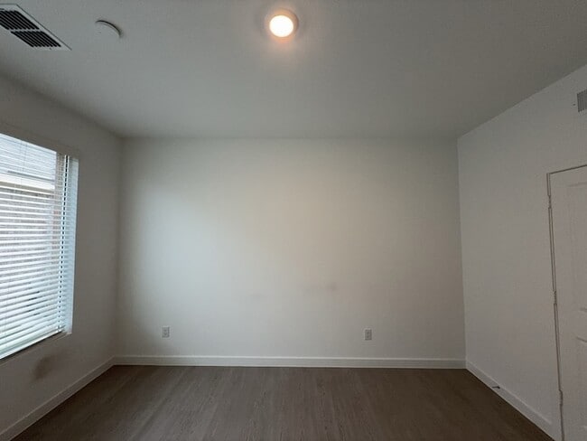 Building Photo - 537 Ml Trce Wy