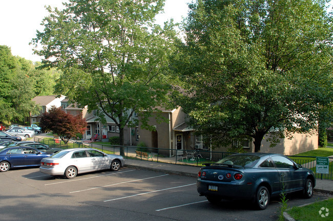 Building Photo - Cole Village