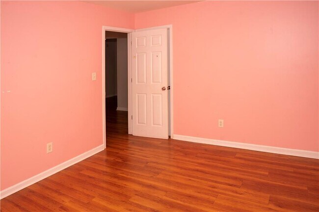 Building Photo - 2581 Southhaven Ln