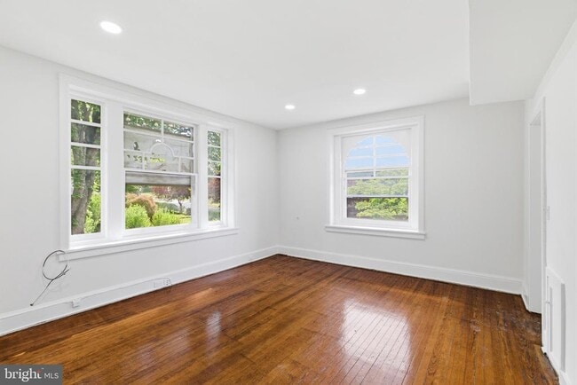 Building Photo - 5939 Drexel Rd