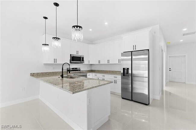 Building Photo - 1715 W 12th St