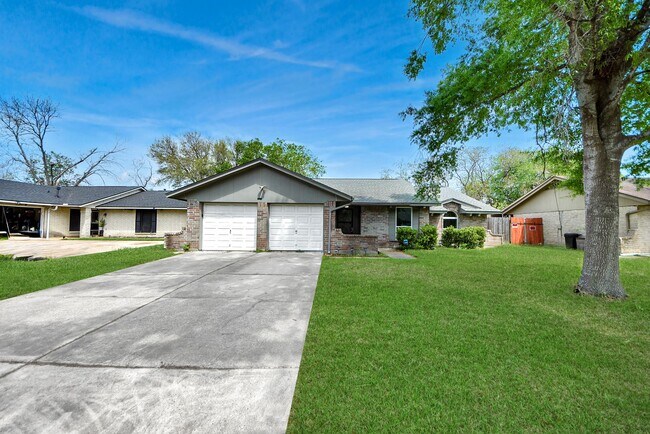 Building Photo - 10327 Sageburrow Dr