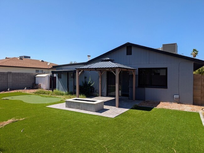 Building Photo - Lookout Mountain House with Garage