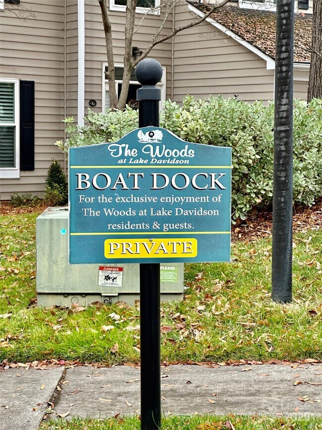 Building Photo - 126 Lake Davidson Cir