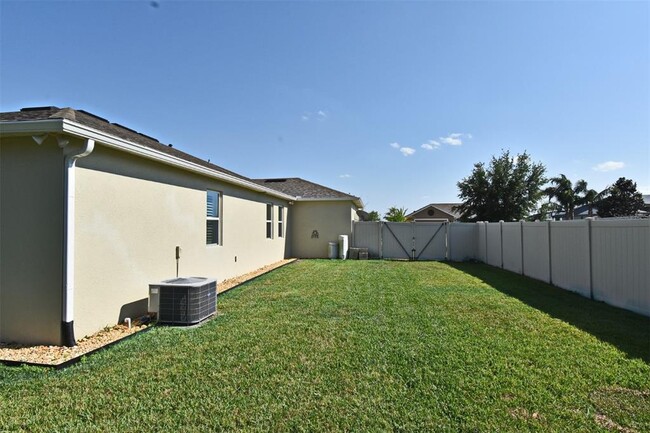Building Photo - 9732 Royal Vista Ave