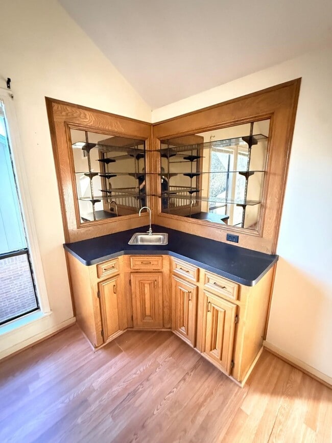 Building Photo - 16214 Dunmoor Dr