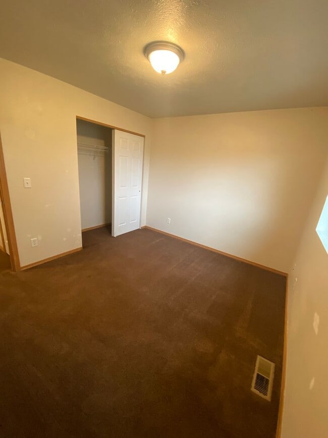 Building Photo - Single Family Home for Rent - 4 Bedroom, 2 Bathroom Located in Cheney!