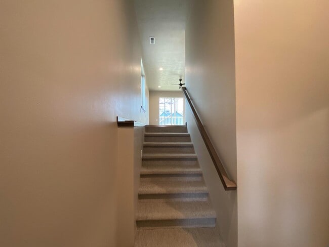 Building Photo - 216 S Elmwood Ave