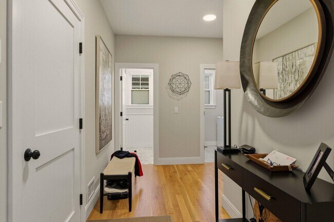 Building Photo - 40 Sage Ln