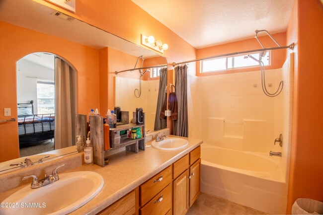 Building Photo - 3913 Pearl Ct