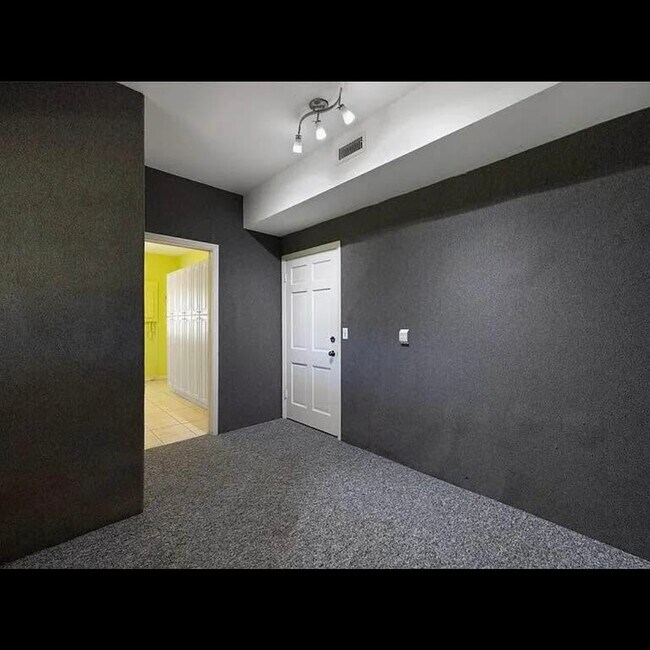 Building Photo - 960 48th Ave