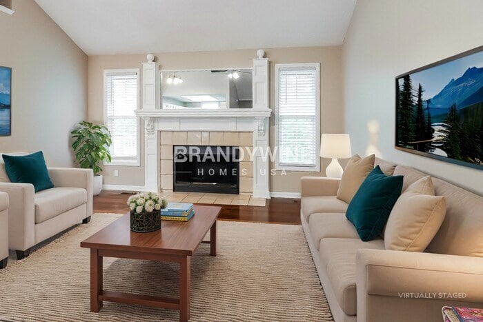 Building Photo - 106 W Laredo Trail