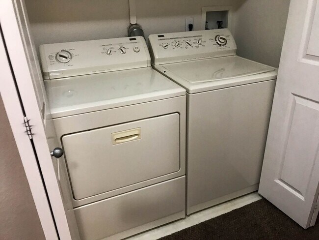 Building Photo - Beautifully Remodeled 3-Bed Condo in the Heart of Parker — Ground-Level, Stylish, and Steps From ...