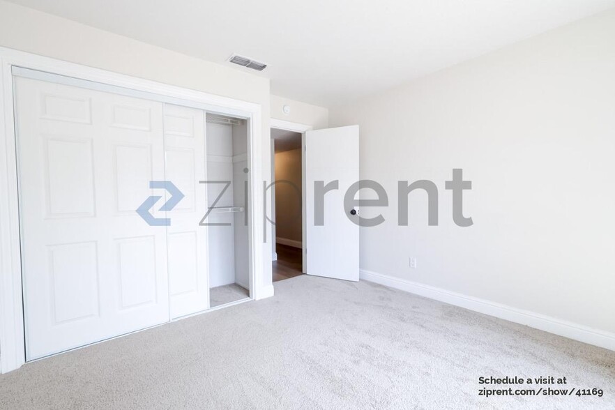 Building Photo - 1243 Andalusia Dr