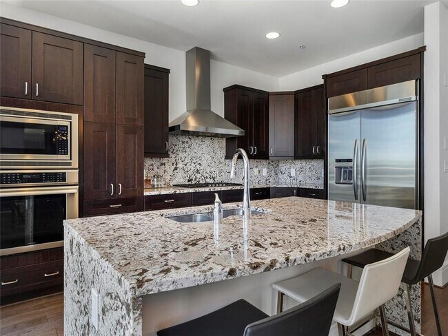 Building Photo - 1065 Peachtree St NE