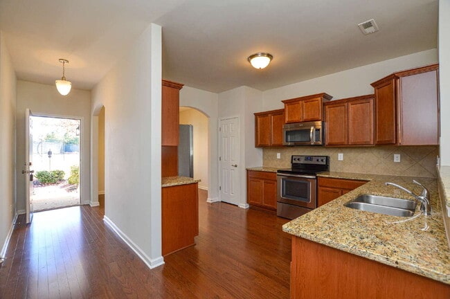 Building Photo - Modern Comfort, Flexible Living, Tailored for You 2 Bedrooms | 2 Bathrooms Edgewater| Lancaster, ...