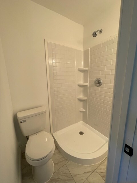 Building Photo - 1704 Walnut Ave