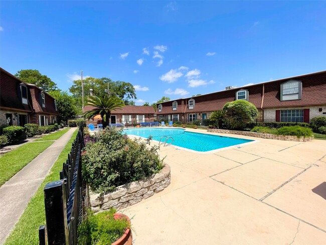 Building Photo - 9303 Hammerly Blvd