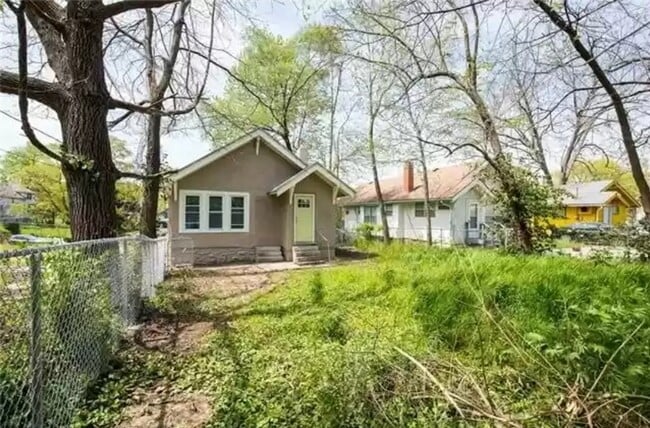 Building Photo - 5519 Highland Ave