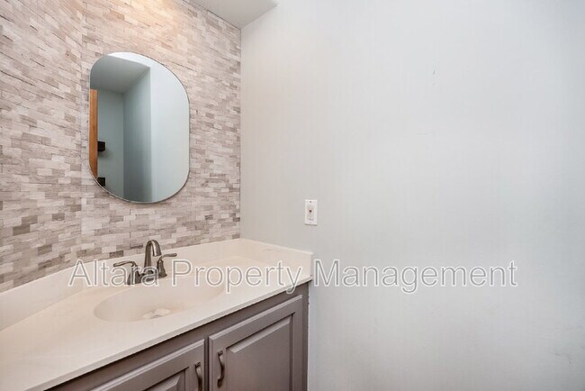 Building Photo - 1825 Starstone Ct