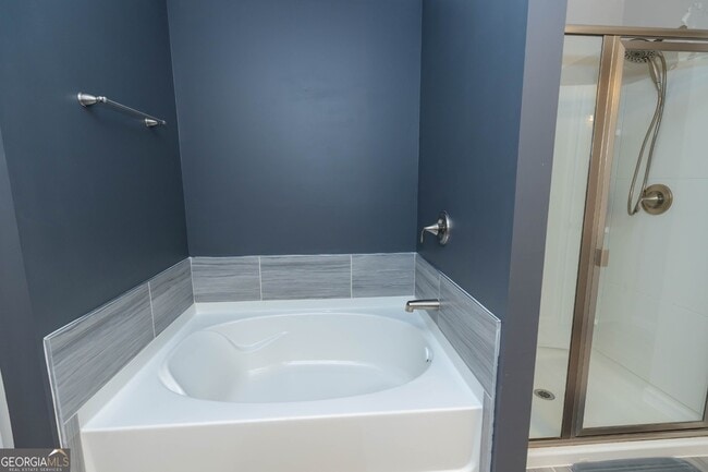 Building Photo - 7245 Heritage Oak Ct