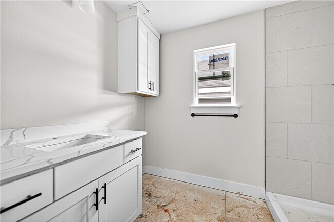 Building Photo - 1410 S Yampa Bnd