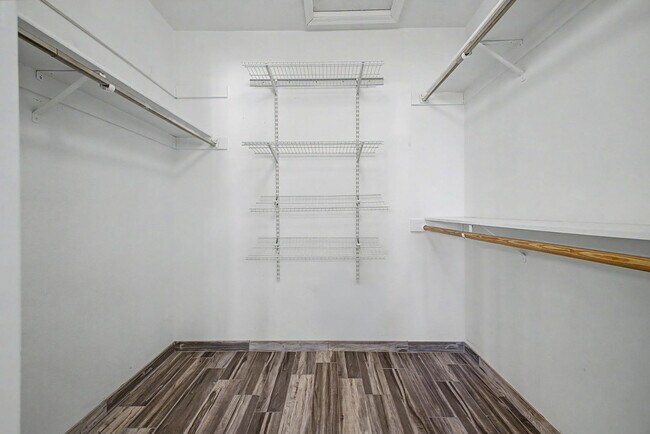 Building Photo - 12714 W Crystal Lake Dr