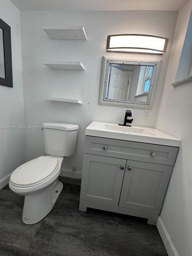 Building Photo - 4000 NE 170th St