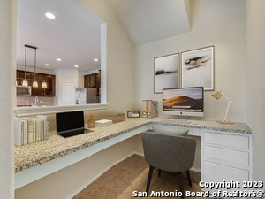 Building Photo - 13915 Persimmon Cv