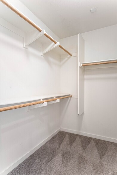 Building Photo - 5533 Palm Dr