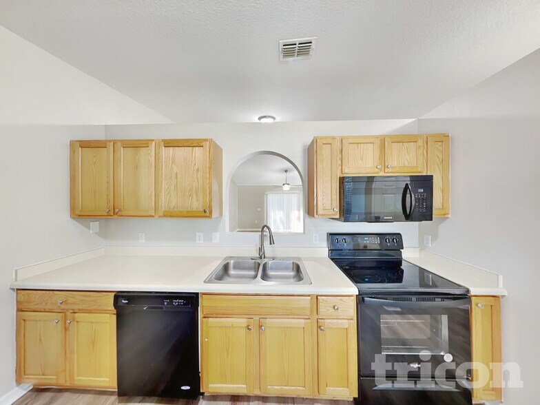 Building Photo - 339 Squires Grove Dr