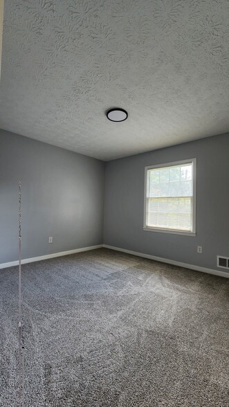 Building Photo - 2639 Shade Dr