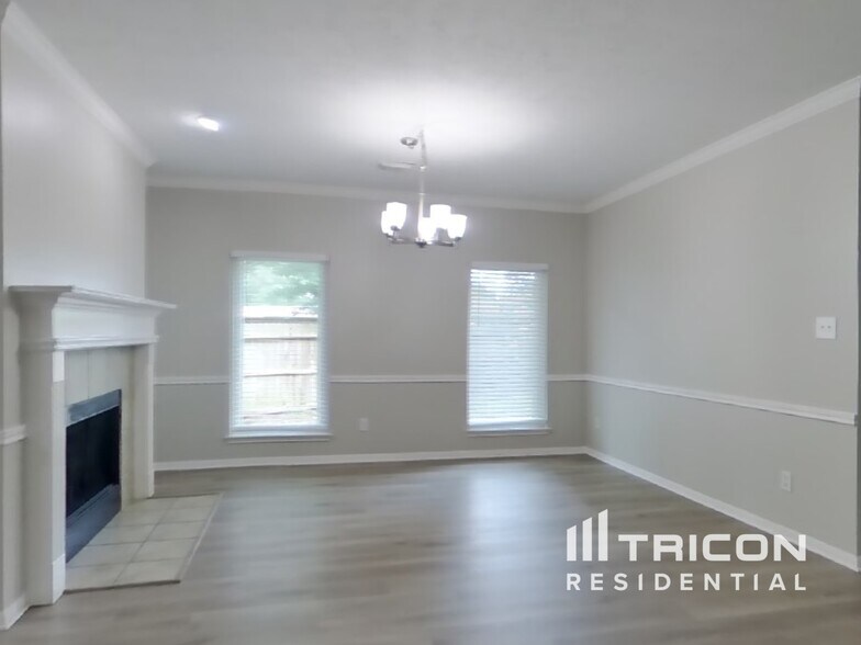 Building Photo - 17419 Pikes Peek Ct