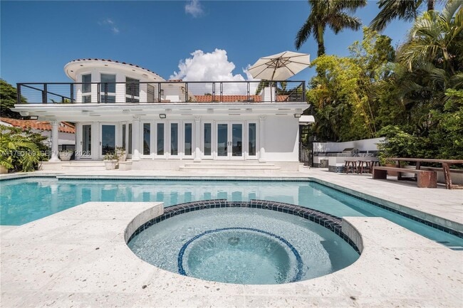 Building Photo - 2 S Hibiscus Dr