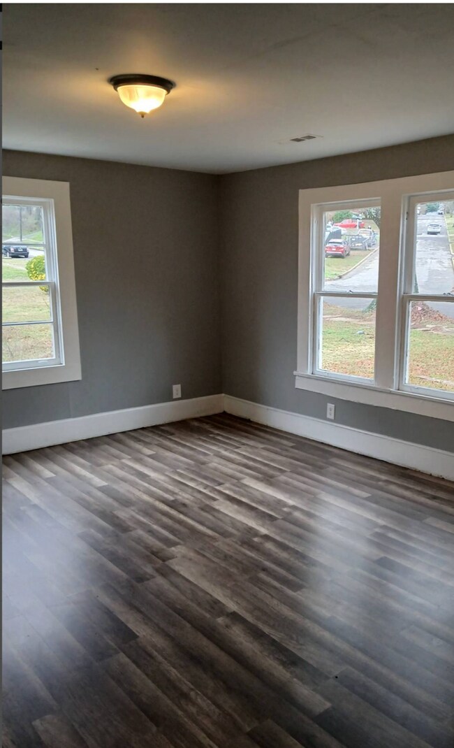 Building Photo - 1579 Martin Ave