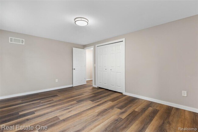 Building Photo - 5842 Marble Dr