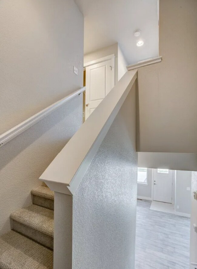 Building Photo - Modern 2 bed, 2.5 bath Townhome in Wellington, CO- Available July 10th!