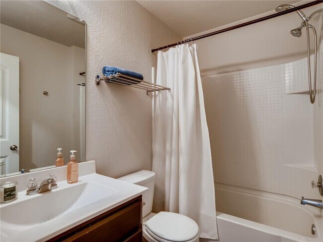 Building Photo - 5909 Ronee Leah Dr