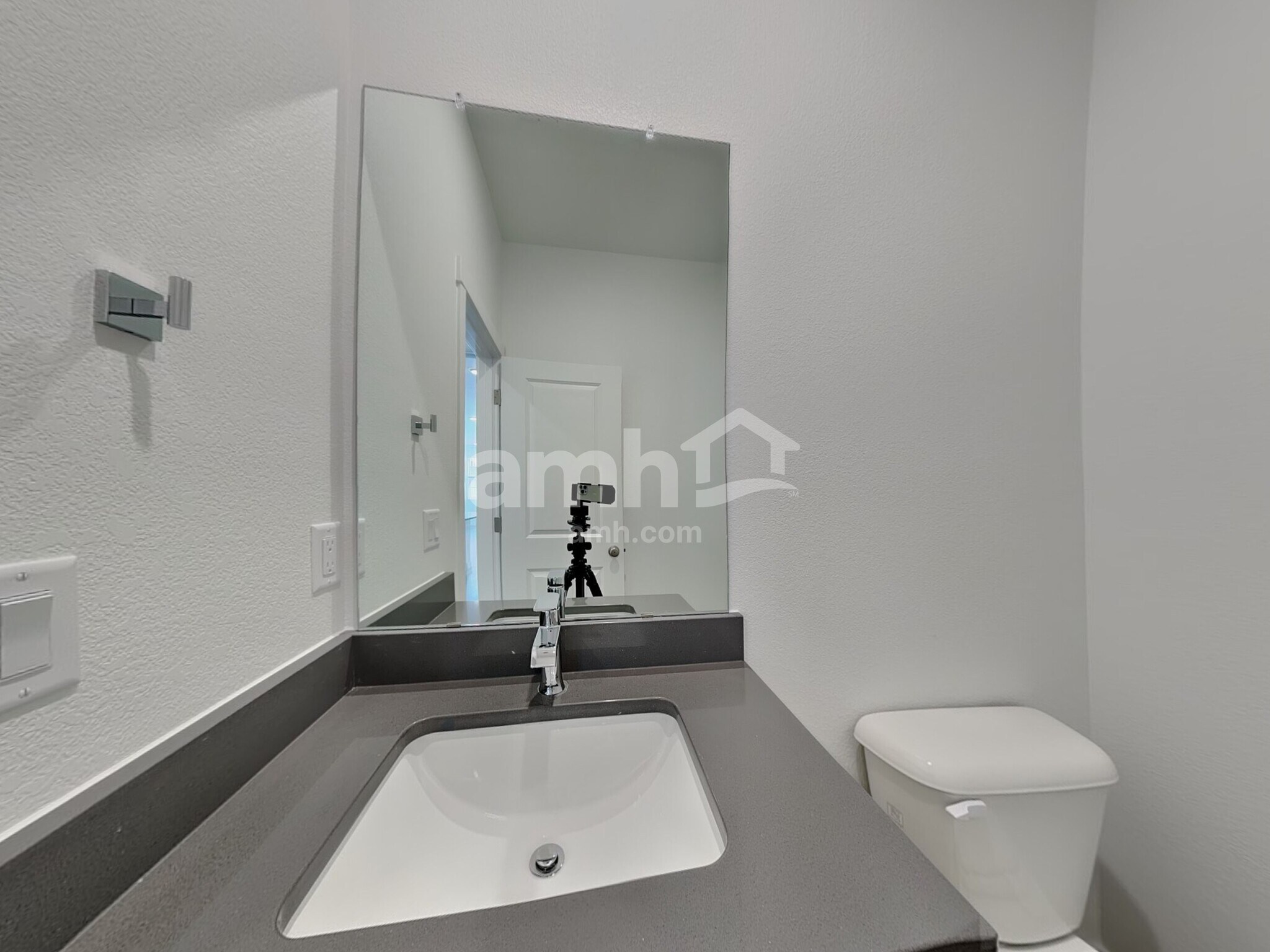 Building Photo - 23521 E 2nd Pl