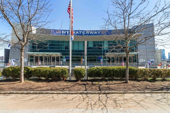 Building Photo - 4301 Park Ave