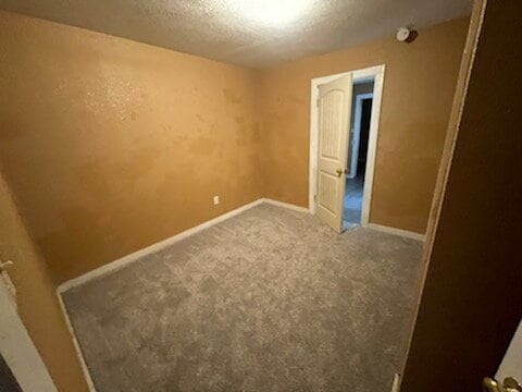 Building Photo - 3 bedroom 1 bath apartment in duplex.