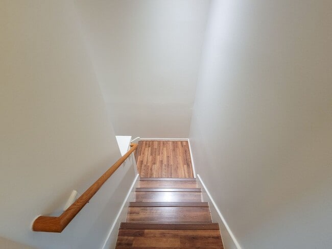 Building Photo - BEAUTIFUL 3 BEDROOM 2 BATH TOWNHOME THAAT ...