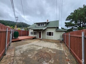Building Photo - Single Family Home in Rio Dell!