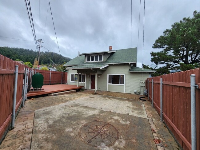 Primary Photo - Single Family Home in Rio Dell!