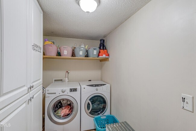 Building Photo - 6240 Hilbert Ridge Dr
