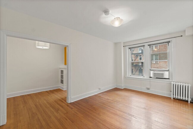 Building Photo - Adams Morgan Condo | Studio | 1 Bath | 300 Sf