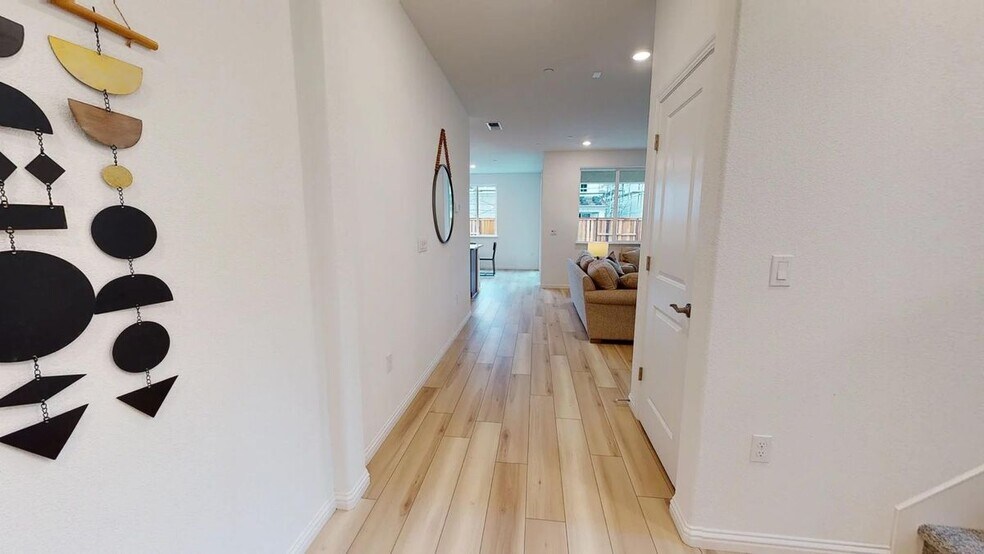 Building Photo - 2789 Penrose Ln