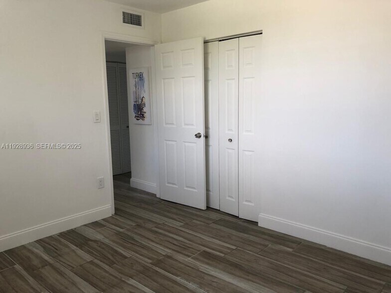 Building Photo - 665 NE 83rd Ter